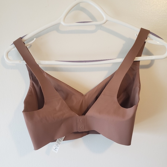 34DD Lululemon Barely There Bra - Picture 4 of 5